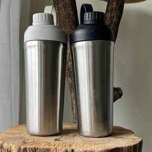 Insulated Stainless Steel Water Bottle with Black or White Lid